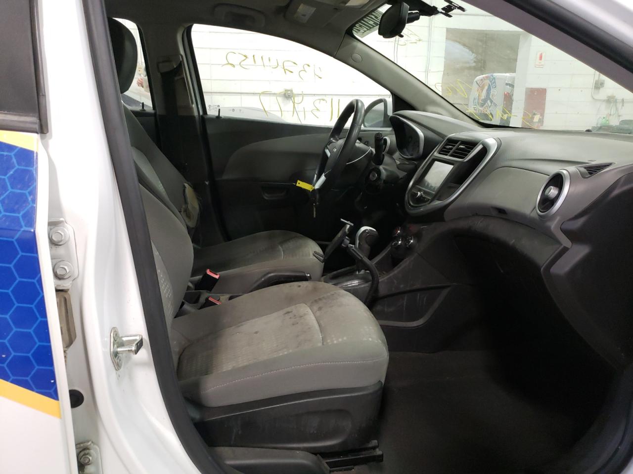 Photo 5 from auction – 2017 CHEVROLET SONIC with VIN 1G1JG6SH9H4138218