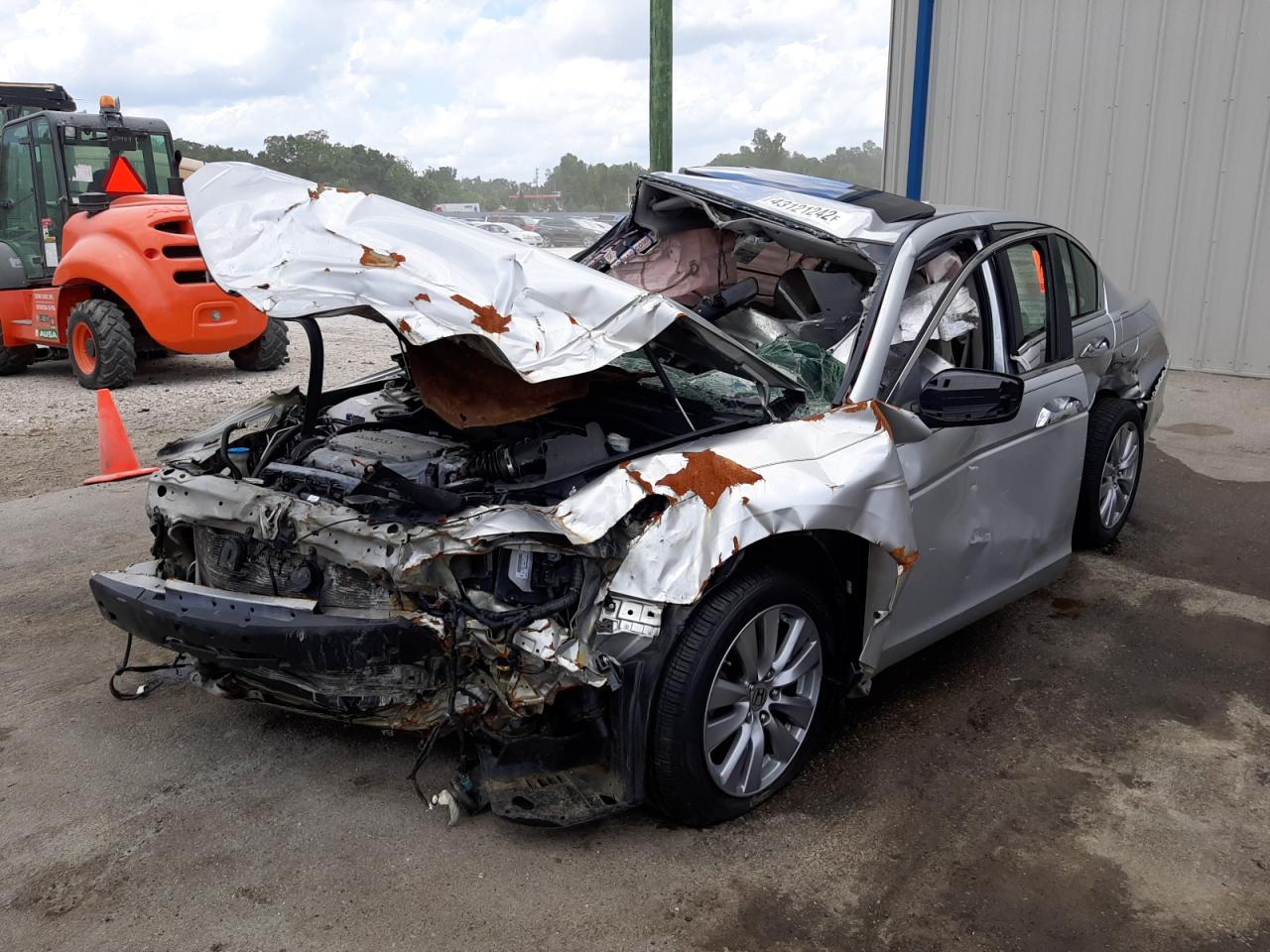 Photo 2 from auction – 2011 HONDA ACCORD EXL with VIN 1HGCP3F82BA022345
