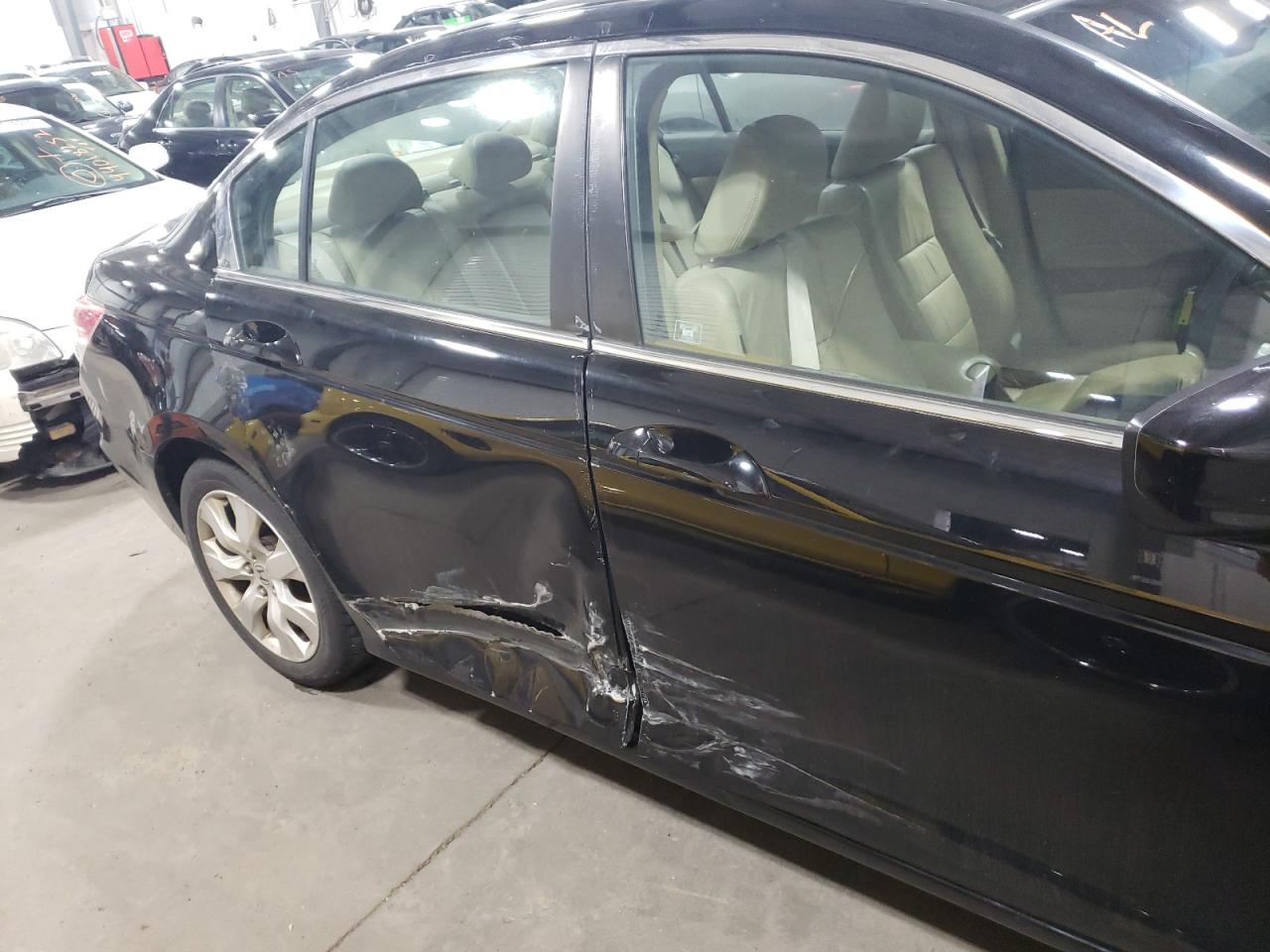 Photo 9 from auction – 2010 HONDA ACCORD EXL with VIN 1HGCP2F87AA069489