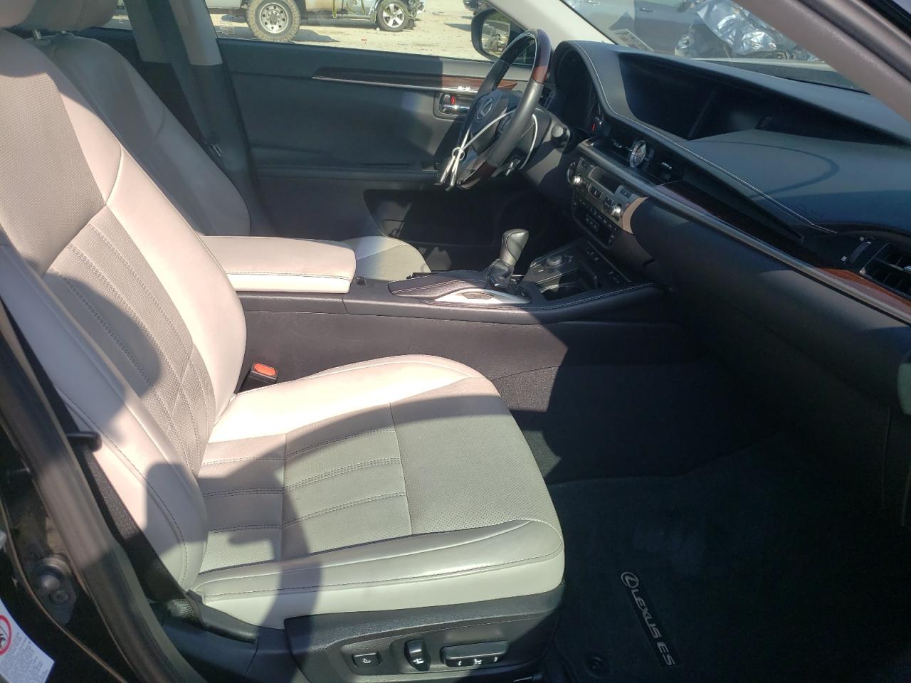 Photo 5 from auction – 2016 LEXUS ES 350 with VIN 58ABK1GG0GU032689