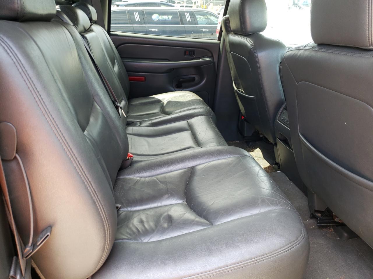 Photo 6 from auction – 2004 CHEVROLET AVALANCHE with VIN 3GNEK12T84G187185