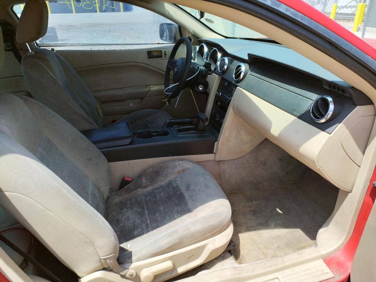 Photo 5 from auction – 2005 FORD MUSTANG with VIN 1ZVFT80N555139205