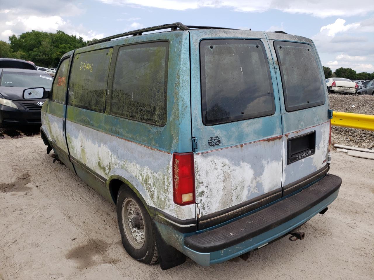 Photo 3 from auction – 1992 CHEVROLET ASTRO with VIN 1GNDM15Z4NB124519