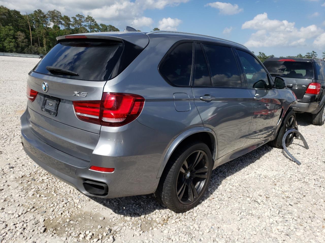Photo 4 from auction – 2014 BMW X5 XDRIVE5 with VIN 5UXKR6C56E0J73603
