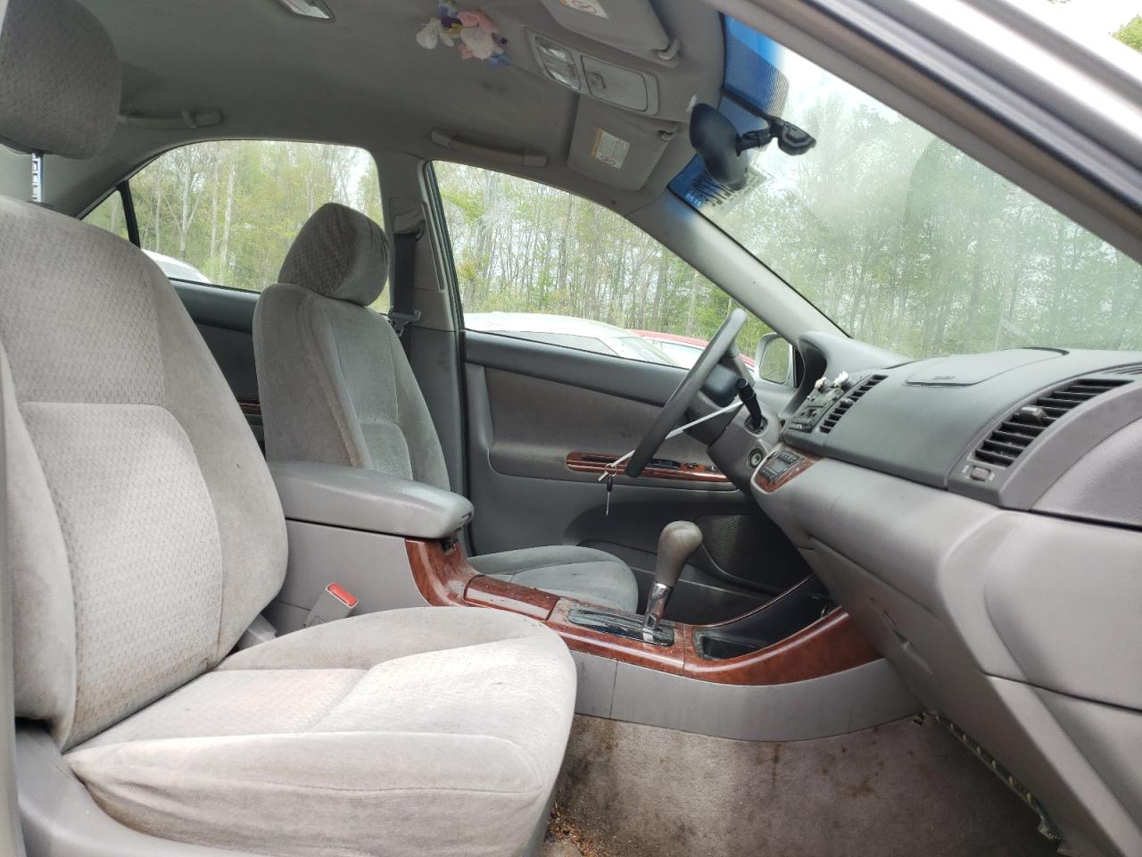 Photo 5 from auction – 2003 TOYOTA CAMRY LE with VIN 4T1BE32K63U202781