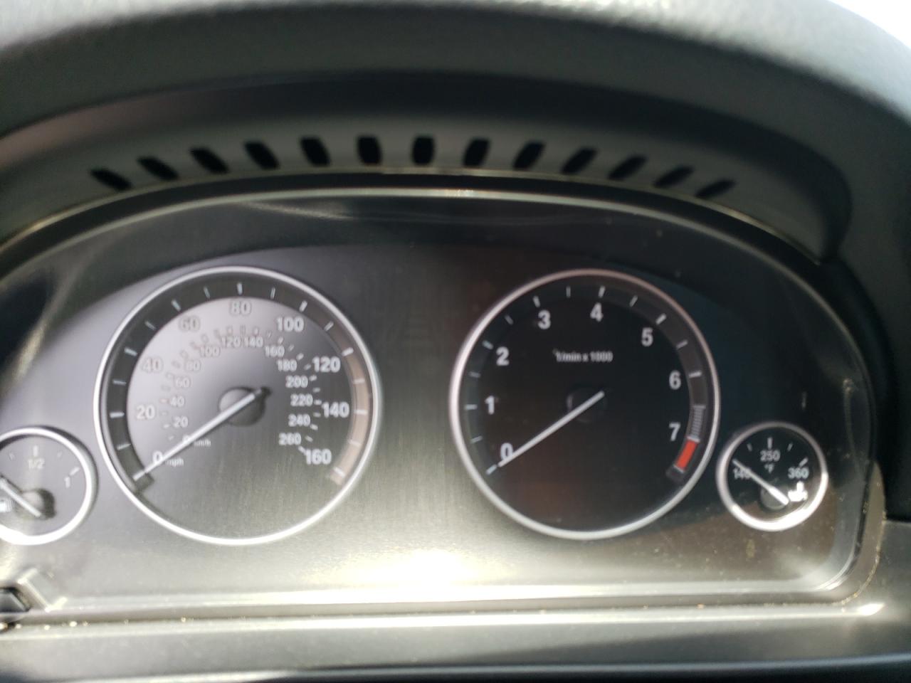 Photo 8 from auction – 2011 BMW 528 I with VIN WBAFR1C53BDS36504