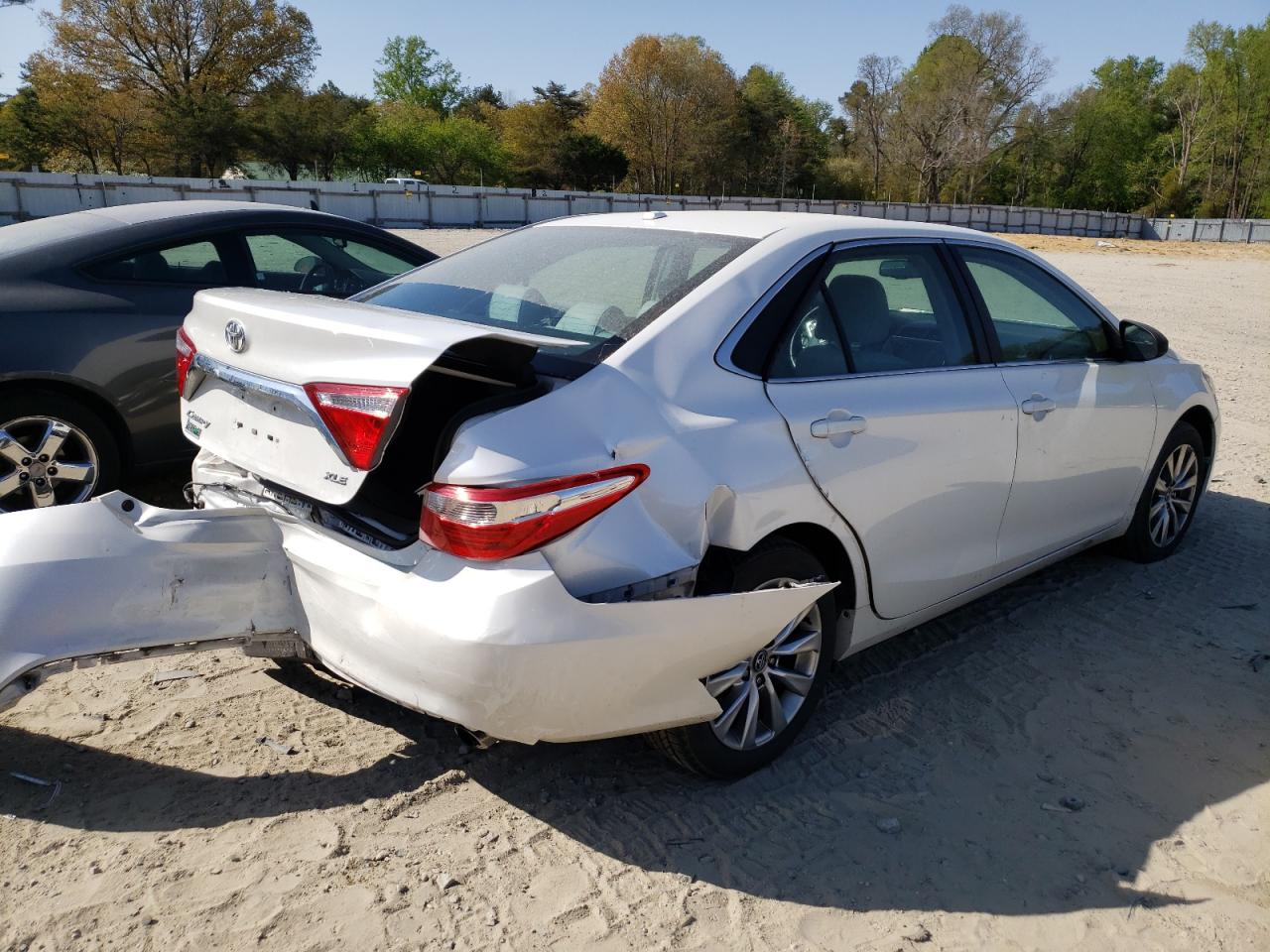 Photo 4 from auction – 2017 TOYOTA CAMRY LE with VIN 4T1BF1FK4HU792000