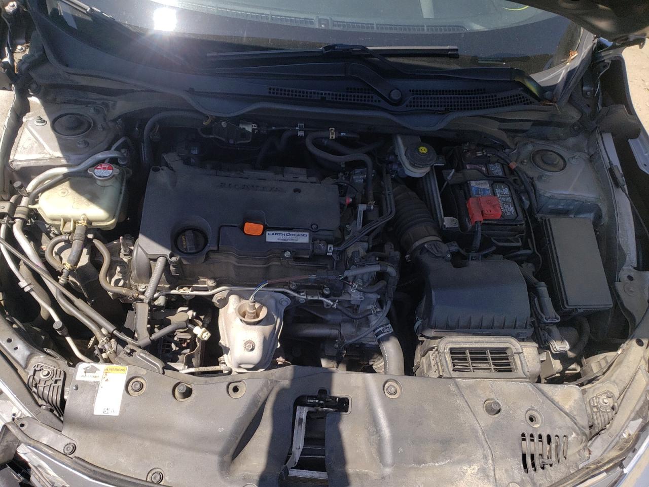 Photo 7 from auction – 2017 HONDA CIVIC LX with VIN 19XFC2F56HE027948