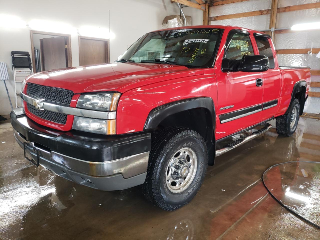 Photo 2 from auction – 2004 CHEVROLET SILVERADO with VIN 1GCHK29U74E100491