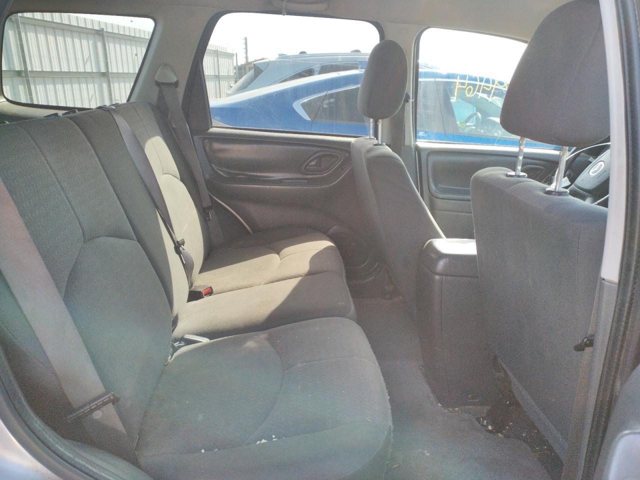 Photo 6 from auction – 2005 MAZDA TRIBUTE I with VIN 4F2YZ02ZX5KM26567
