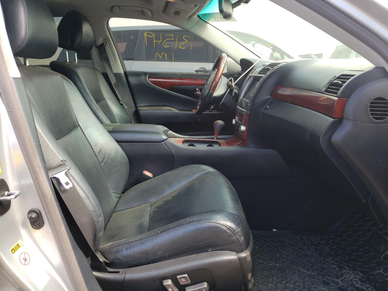 Photo 5 from auction – 2011 LEXUS LS 460 with VIN JTHCL5EF7B5011189
