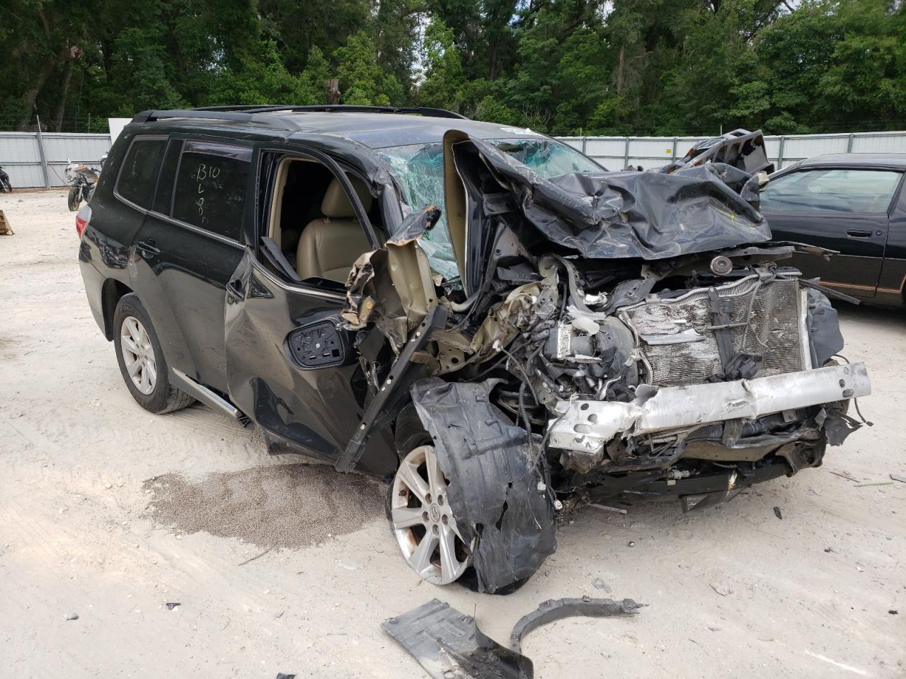 TOYOTA HIGHLANDER 2011 with VIN 5TDZK3EH8BS039016 - Photo from auction
