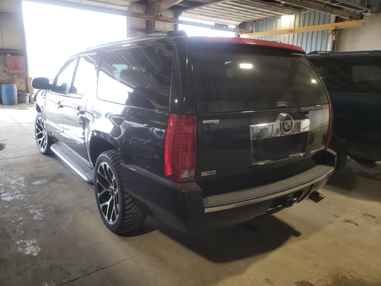 Photo 3 from auction – 2010 CADILLAC ESCALADE E with VIN 1GYUKJEF8AR280322
