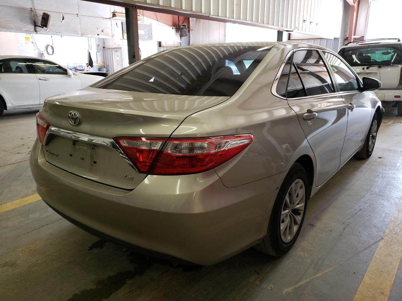 Photo 4 from auction – 2015 TOYOTA CAMRY LE with VIN 4T1BF1FK1FU033382