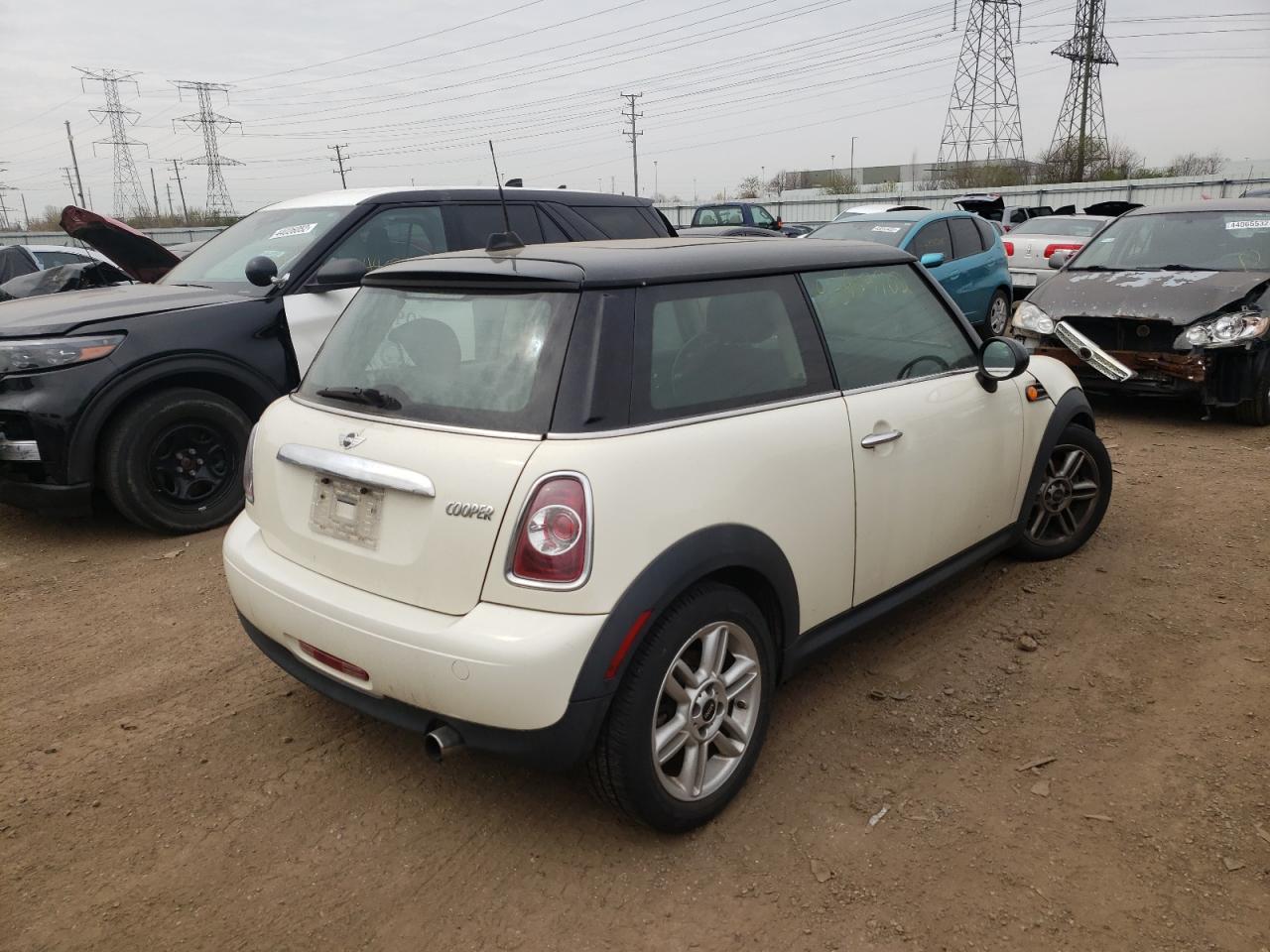Photo 4 from auction – 2011 MINI COOPER with VIN WMWSU3C58BT091264