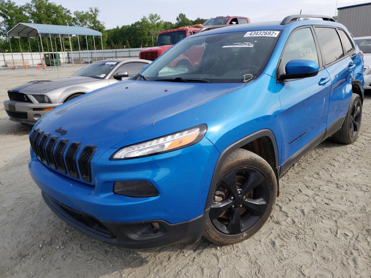 Photo 2 from auction – 2018 JEEP CHEROKEE L with VIN 1C4PJLCB7JD558769