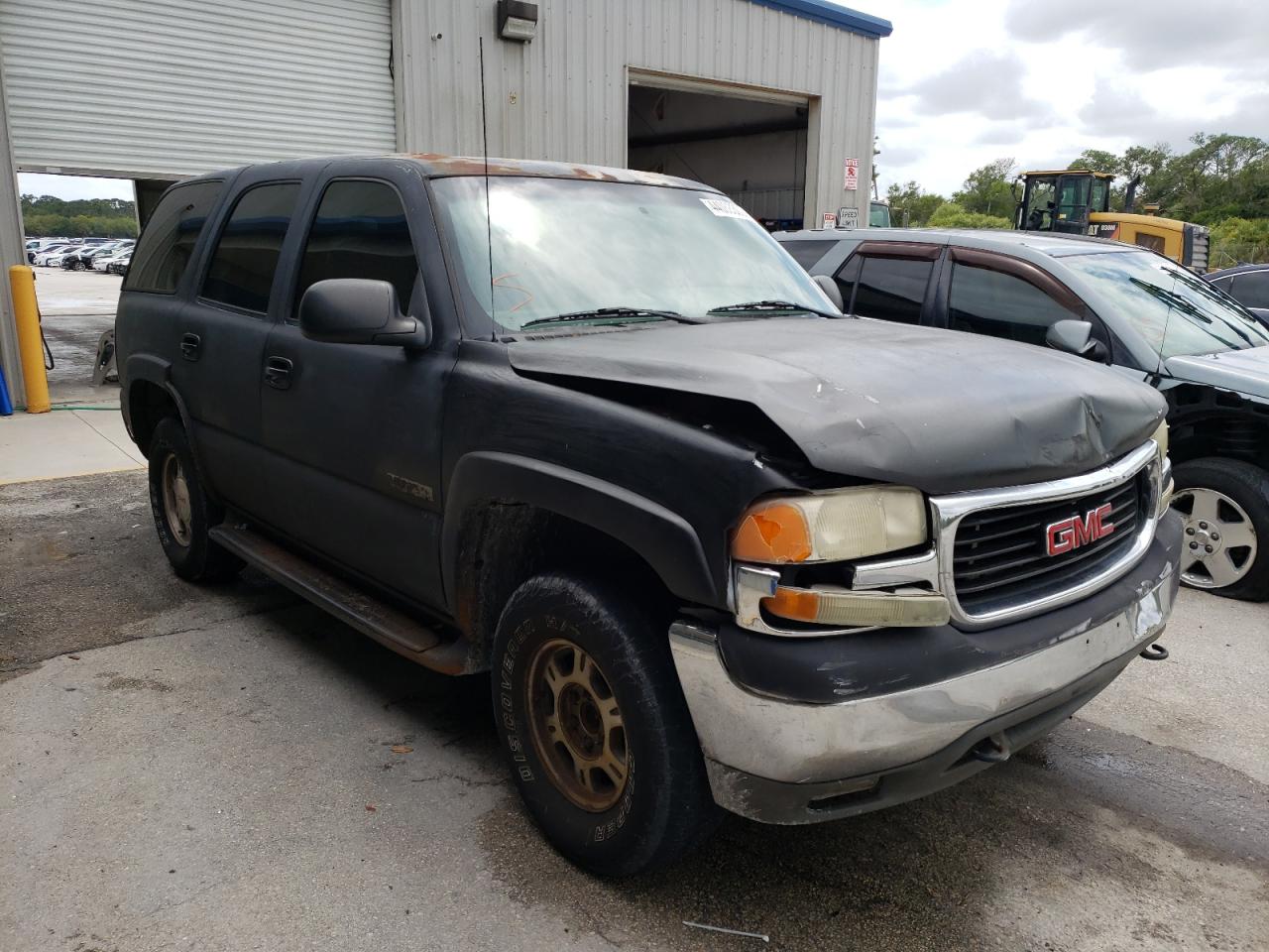 GMC YUKON 2002 with VIN 1GKEC13Z52J107480 - Photo from auction