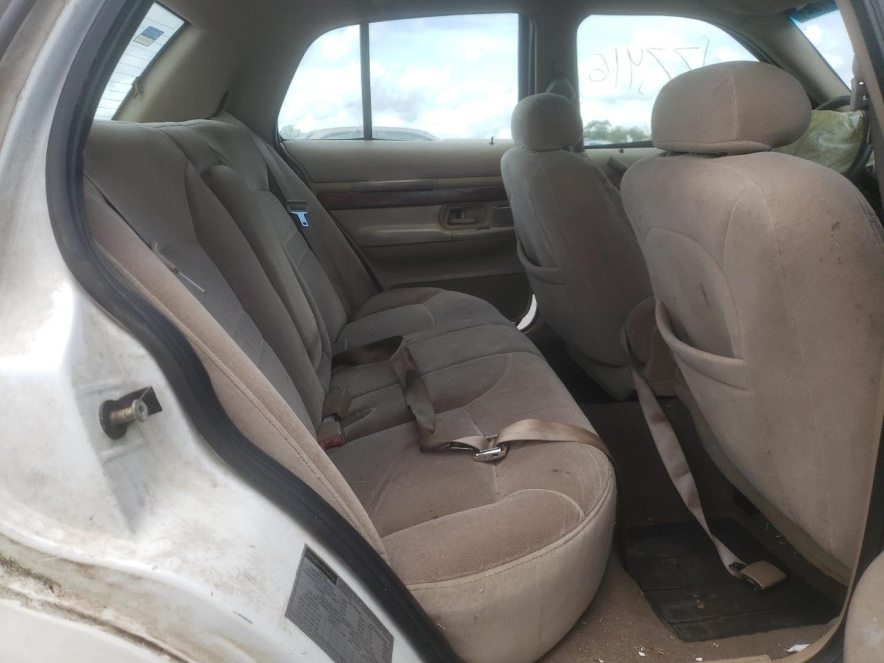Photo 6 from auction – 2001 MERCURY GRAND MARQ with VIN 2MEFM74WX1X689147