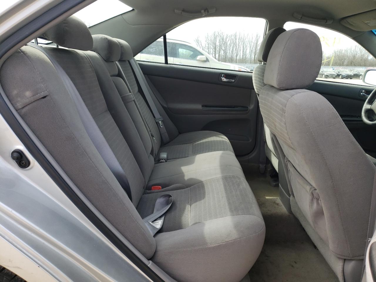 Photo 6 from auction – 2005 TOYOTA CAMRY with VIN 4T1BE32K25U004542