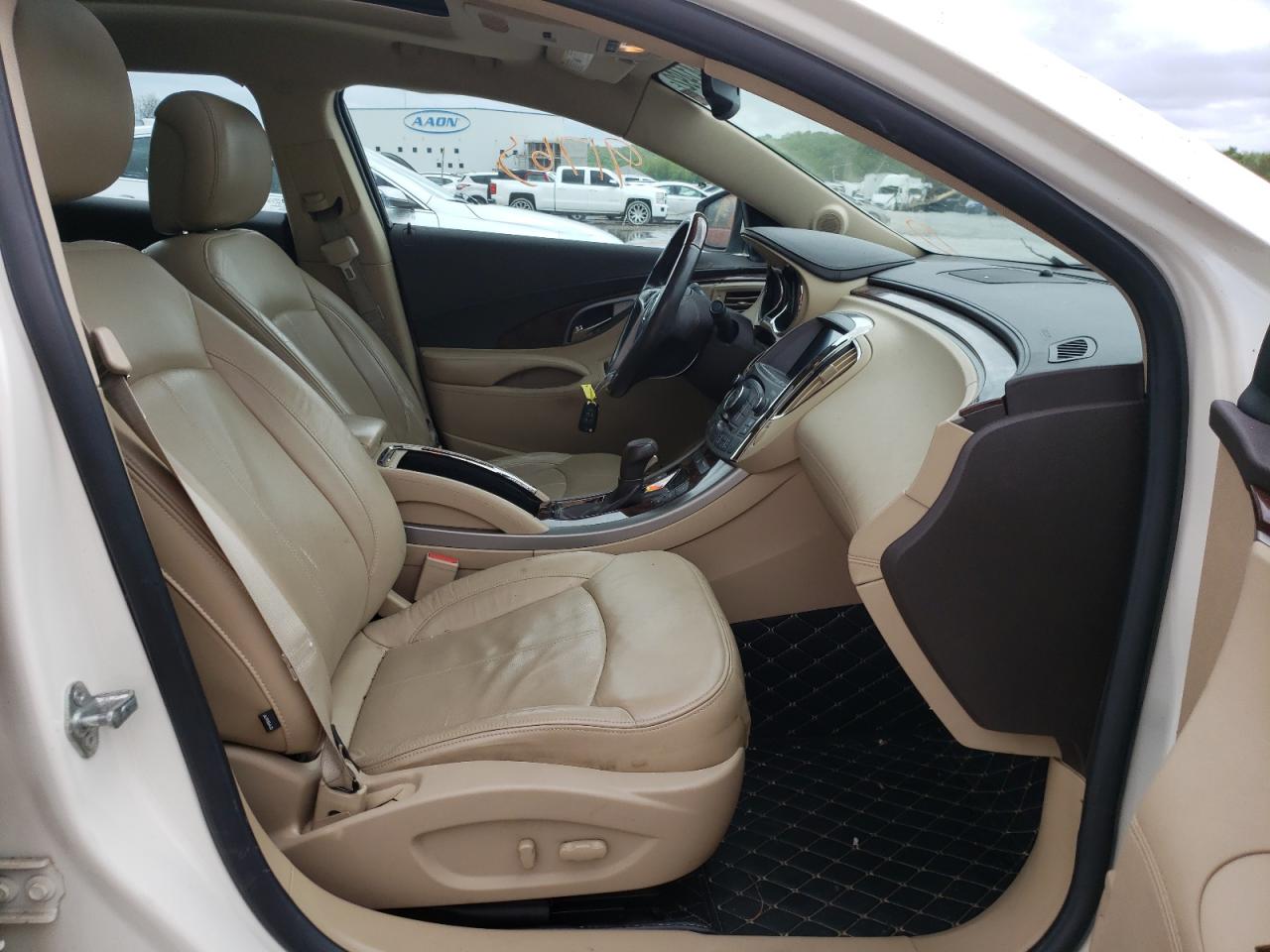Photo 5 from auction – 2011 BUICK LACROSSE C with VIN 1G4GE5ED5BF239452