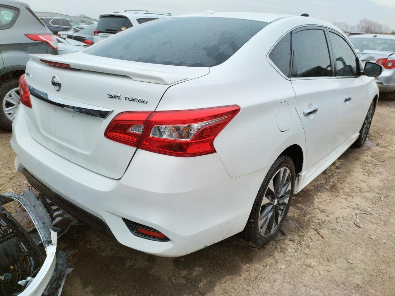 Photo 4 from auction – 2017 NISSAN SENTRA SR with VIN 3N1CB7APXHY232007