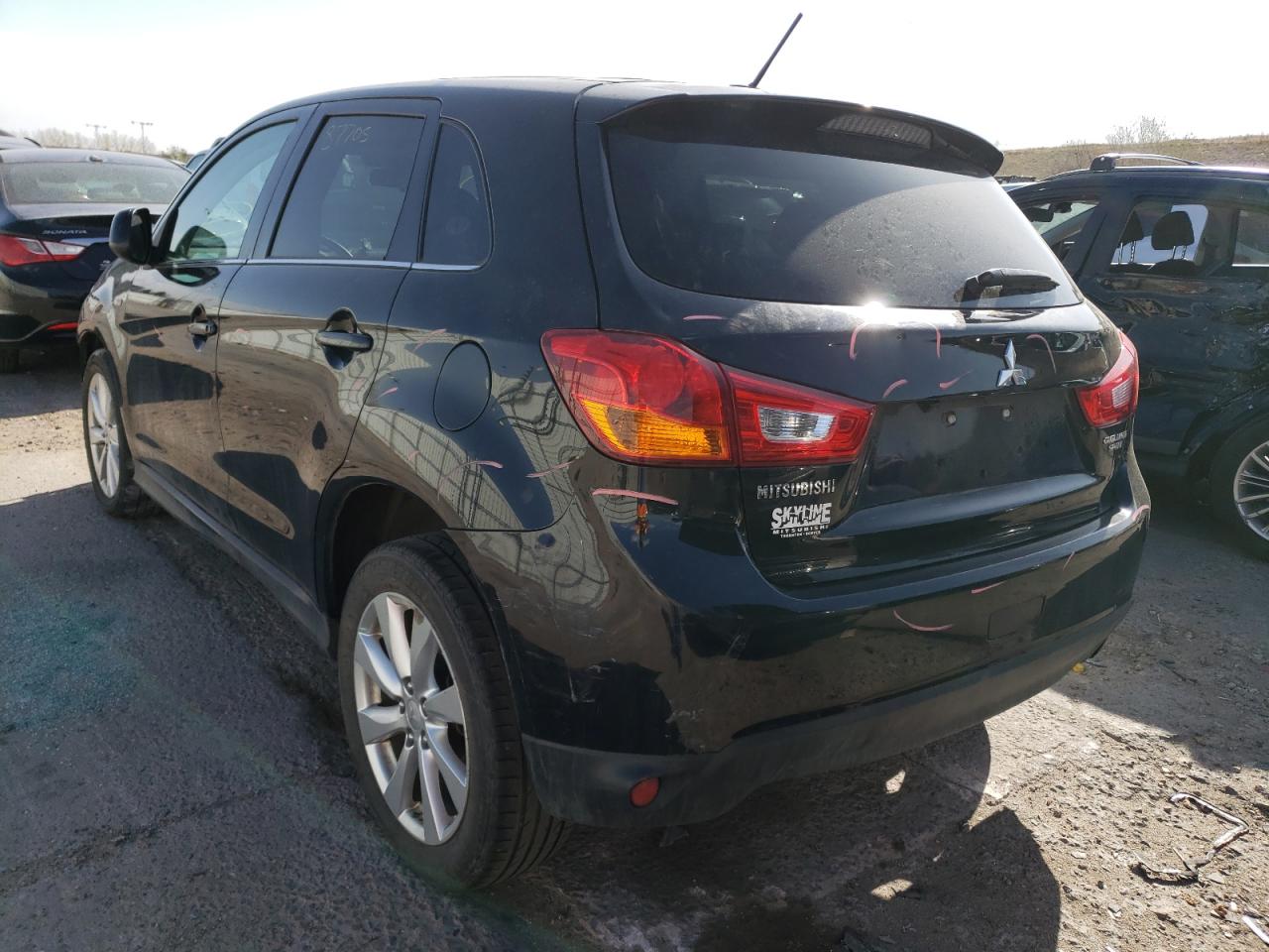 Photo 3 from auction – 2015 MITSUBISHI OUTLANDER with VIN 4A4AR4AU6FE004075