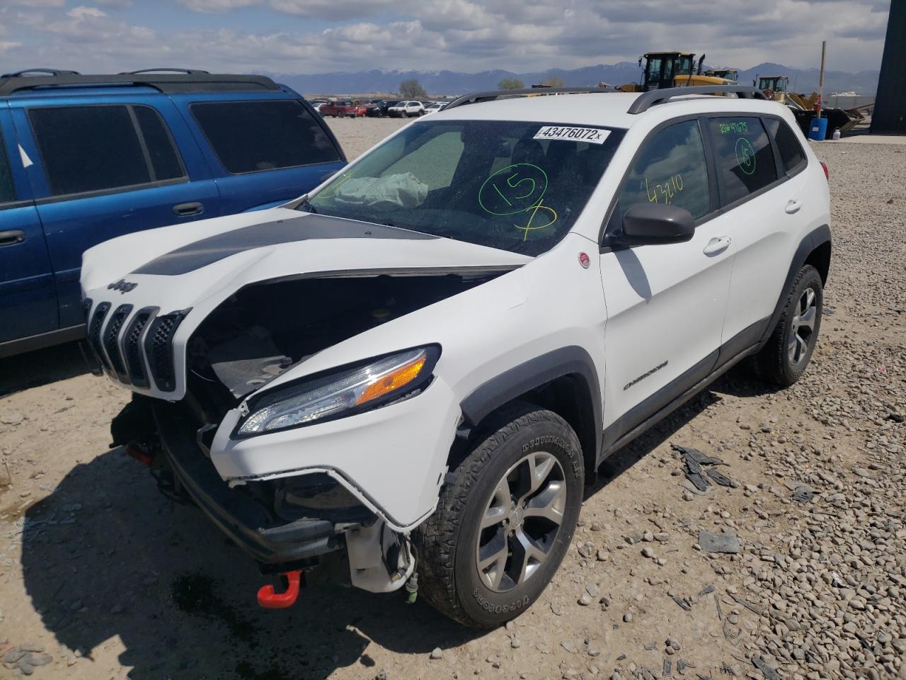 Photo 2 from auction – 2015 JEEP CHEROKEE T with VIN 1C4PJMBS6FW609875