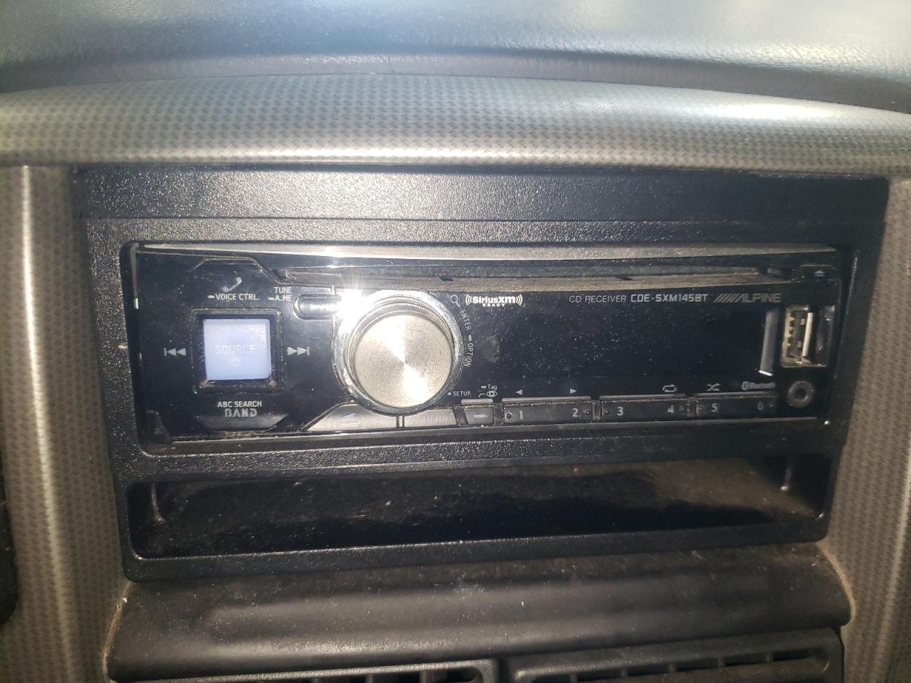 صورة رقم 9 من المزاد - 2005 FORD EXPLORER X مع VIN 1FMZU73K25UB19231