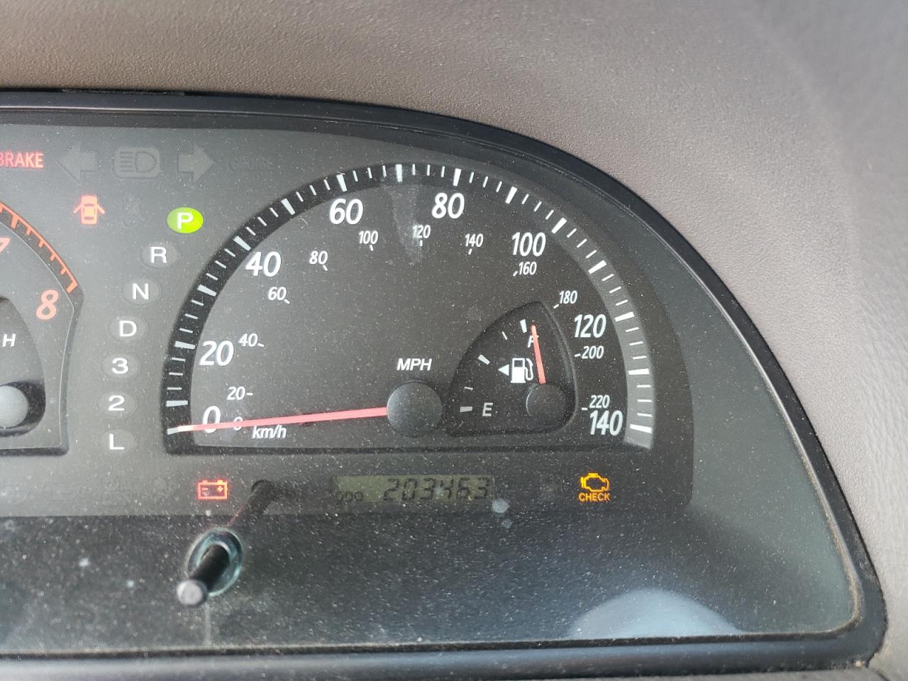 Photo 8 from auction – 2004 TOYOTA CAMRY LE with VIN JTDBF32K140156061