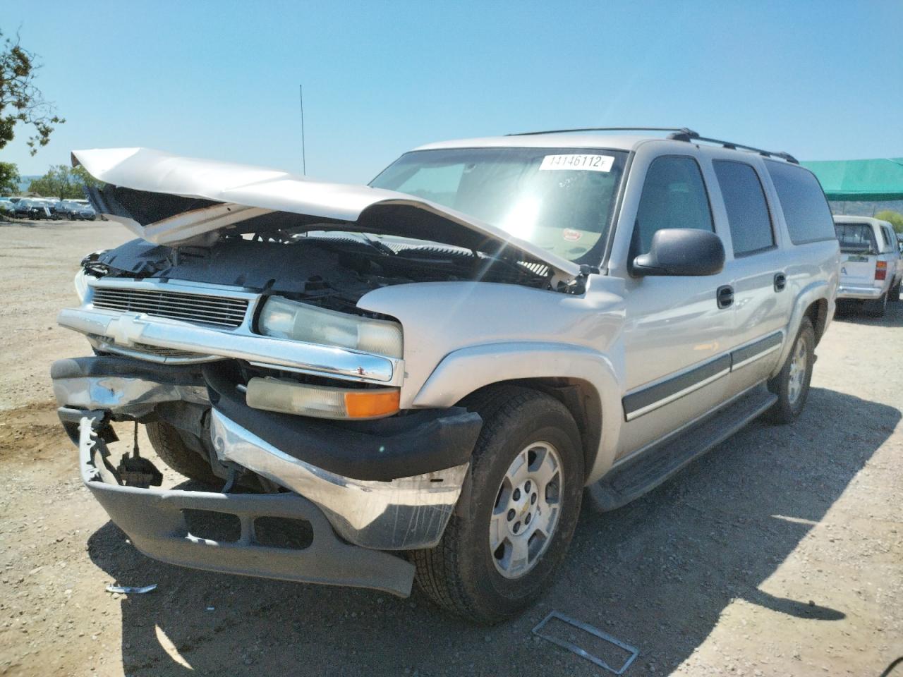 Photo 2 from auction – 2004 CHEVROLET SUBURBAN K with VIN 1GNFK16T84J200711