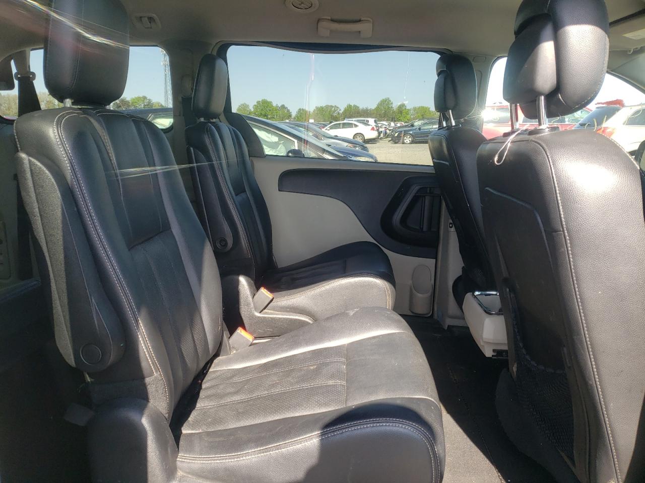 Photo 6 from auction – 2012 CHRYSLER TOWN & COU with VIN 2C4RC1BG5CR260676