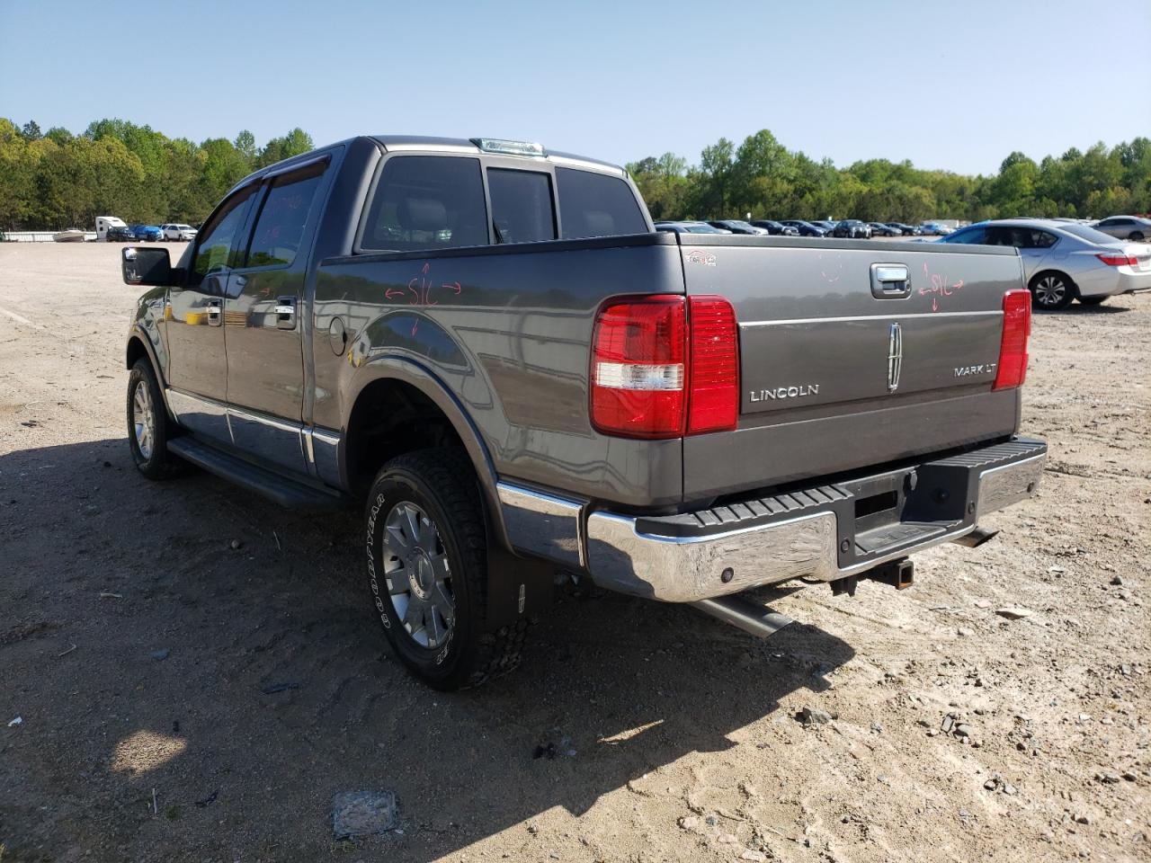 Photo 3 from auction – 2006 LINCOLN MARK LT with VIN 5LTPW18596FJ03147