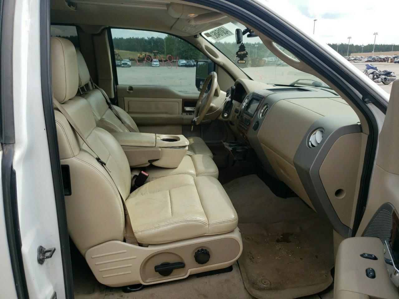 Photo 5 from auction – 2004 FORD F150 with VIN 1FTPX12534NA04383