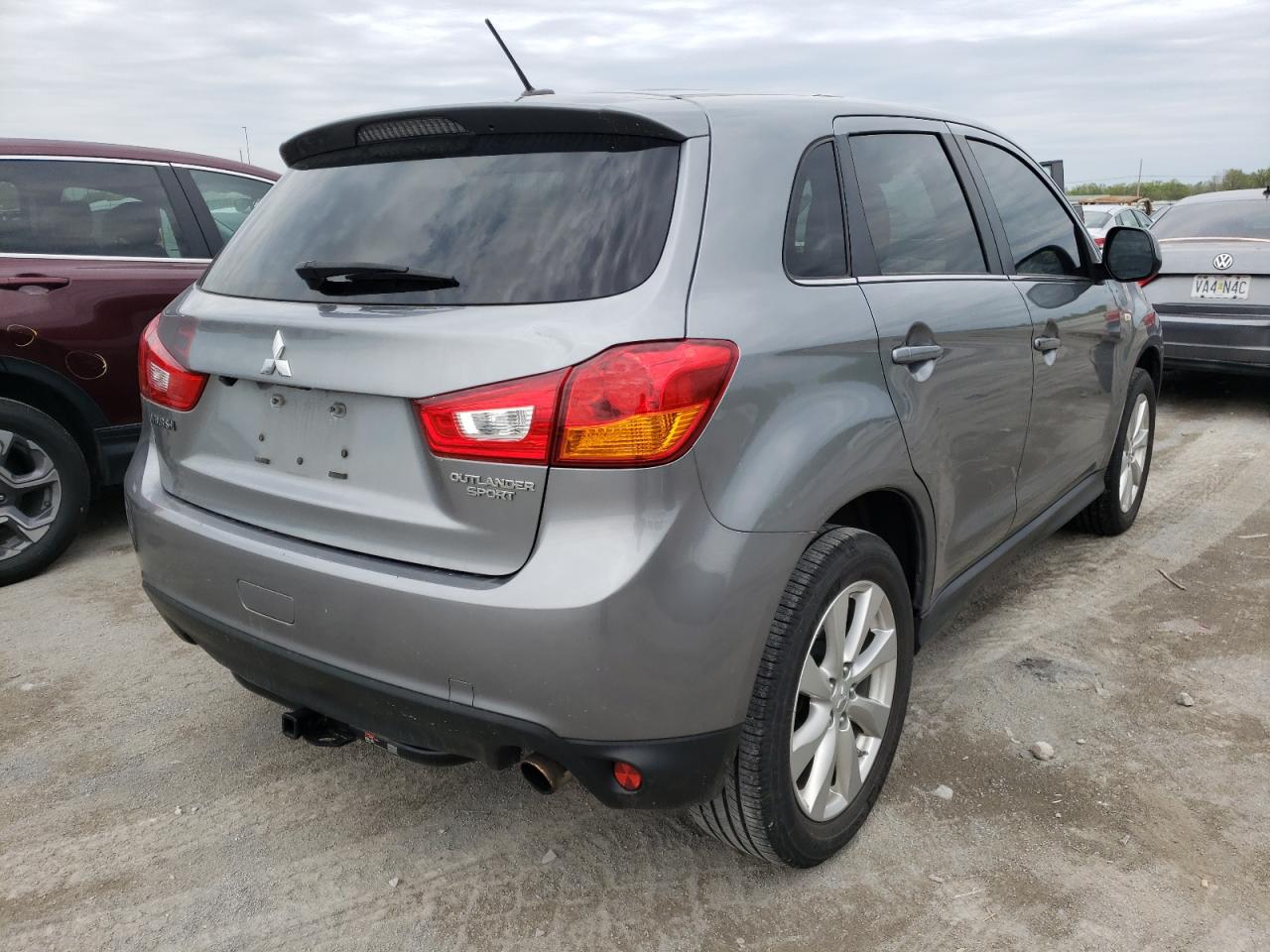 Zdjęcie 4 z aukcji – 2014 MITSUBISHI OUTLANDER z VIN 4A4AP4AU4EE026936