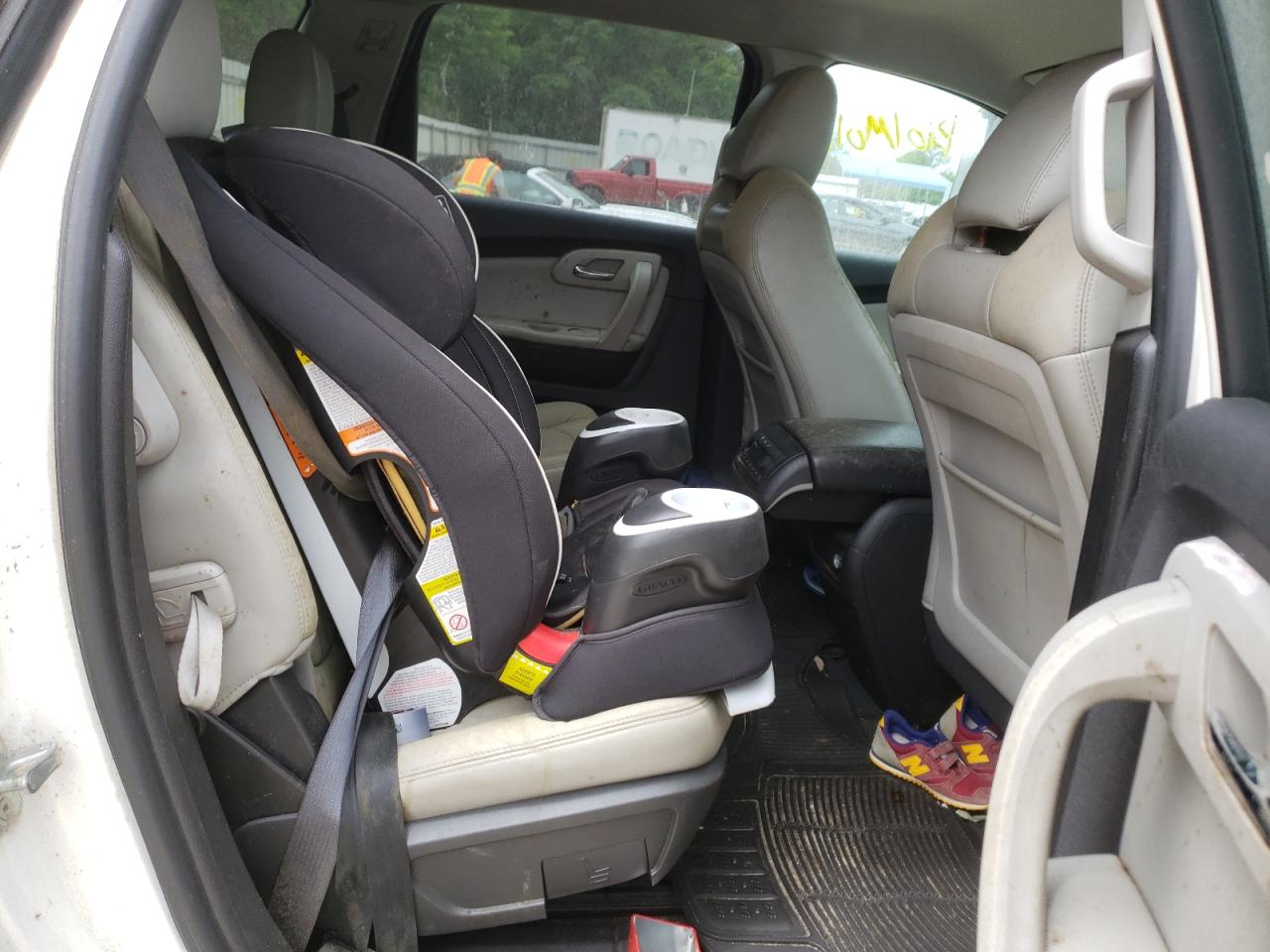 Photo 6 from auction – 2012 CHEVROLET TRAVERSE L with VIN 1GNKRLED3CJ313156