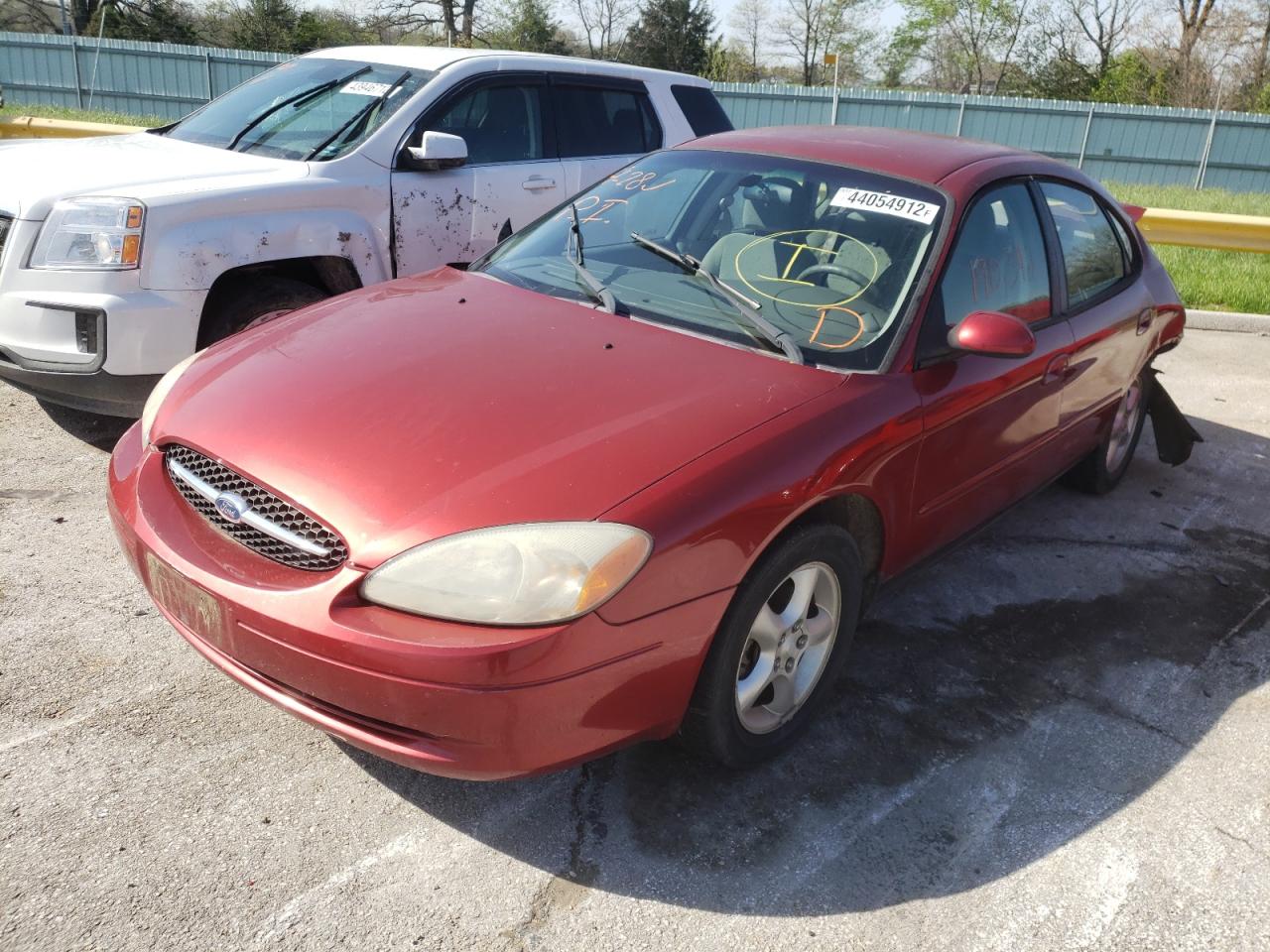 Photo 2 from auction – 2000 FORD TAURUS SES with VIN 1FAFP55U3YG129132
