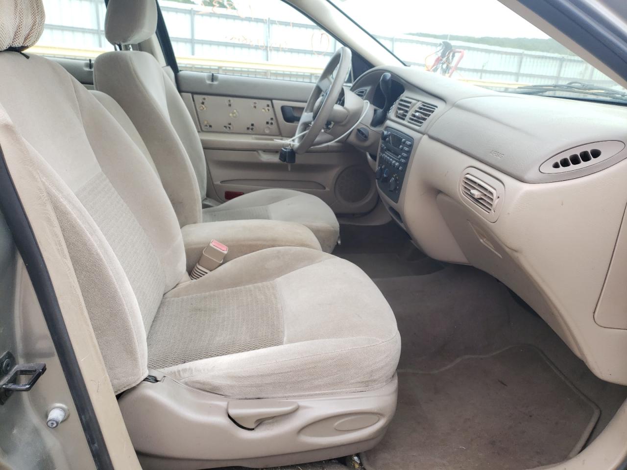 Foto 5 de la subasta – 2004 FORD TAURUS SES con VIN 1FAFP55264A195105