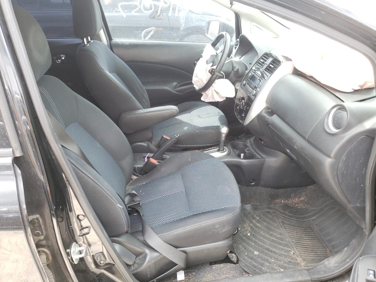 Photo 5 from auction – 2015 NISSAN VERSA NOTE with VIN 3N1CE2CP3FL379982