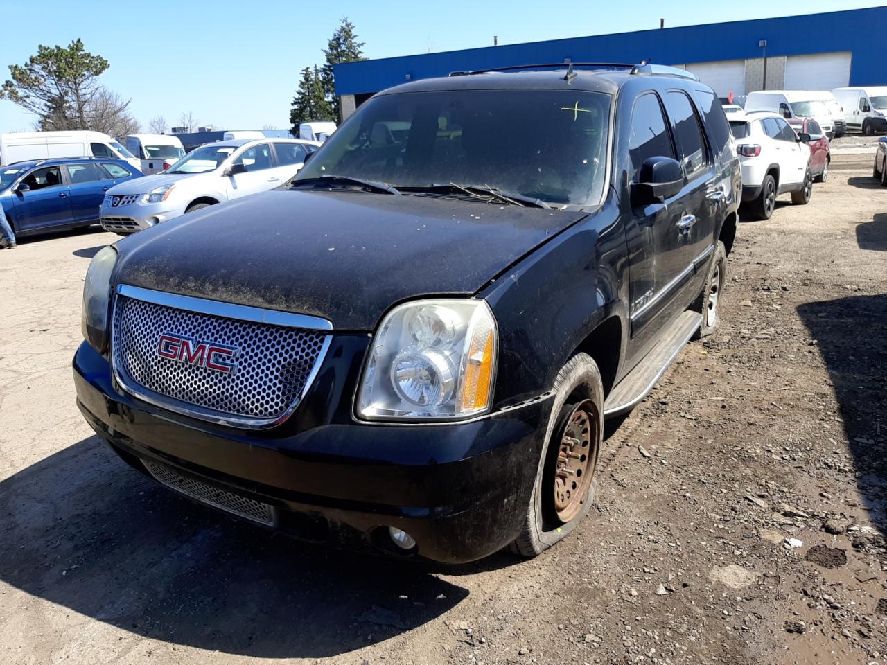 Photo 2 from auction – 2007 GMC YUKON DENA with VIN 1GKFK63867J257598