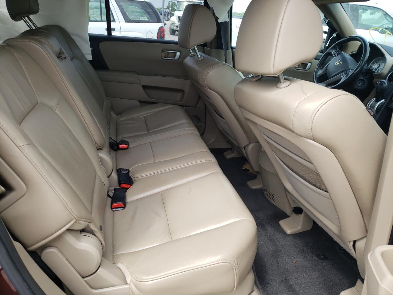 Photo 6 from auction – 2011 HONDA PILOT EXL with VIN 5FNYF3H50BB012348