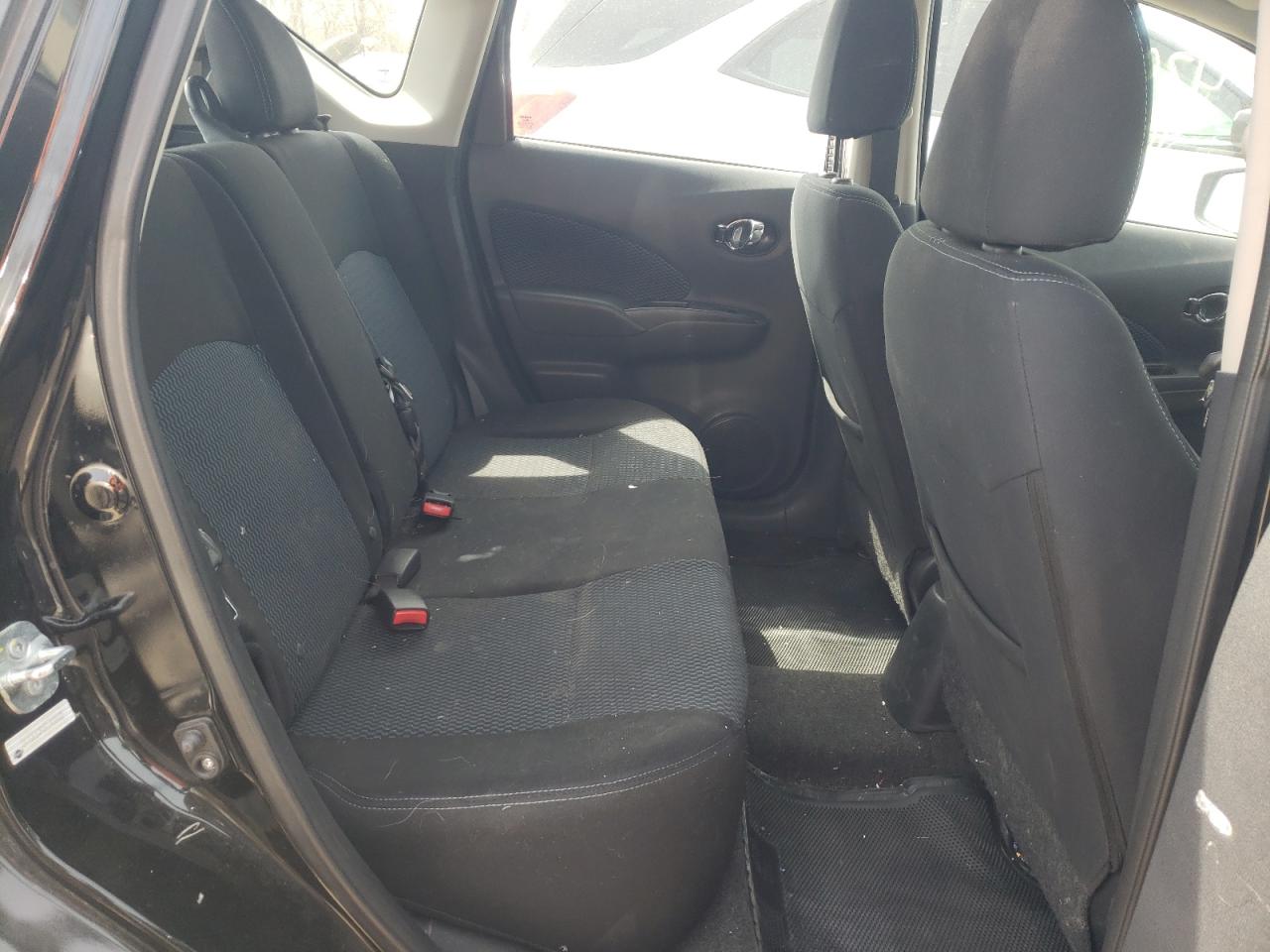 Photo 6 from auction – 2015 NISSAN VERSA NOTE with VIN 3N1CE2CP3FL400622