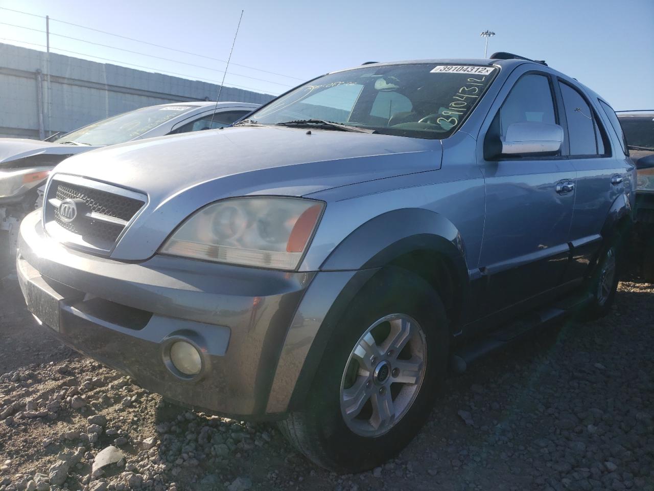 Photo 2 from auction – 2005 KIA SORENTO EX with VIN KNDJC733355459768