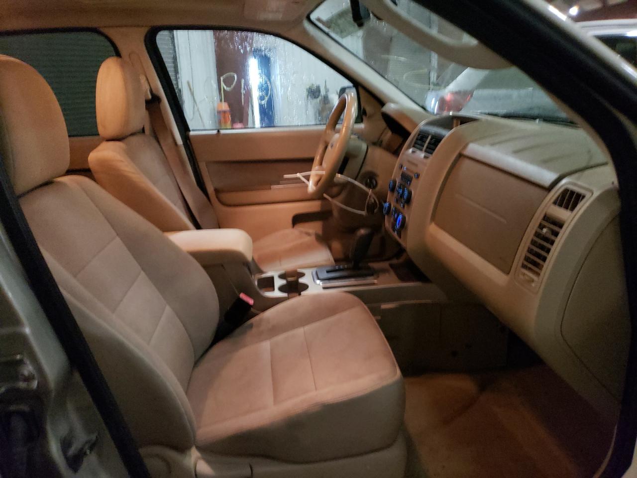 Photo 5 from auction – 2010 FORD ESCAPE XLT with VIN 1FMCU0DGXAKD42226