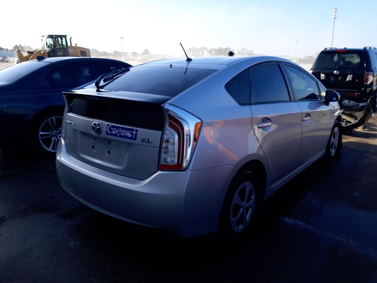 Photo 4 from auction – 2015 TOYOTA PRIUS with VIN JTDKN3DU2F1997305