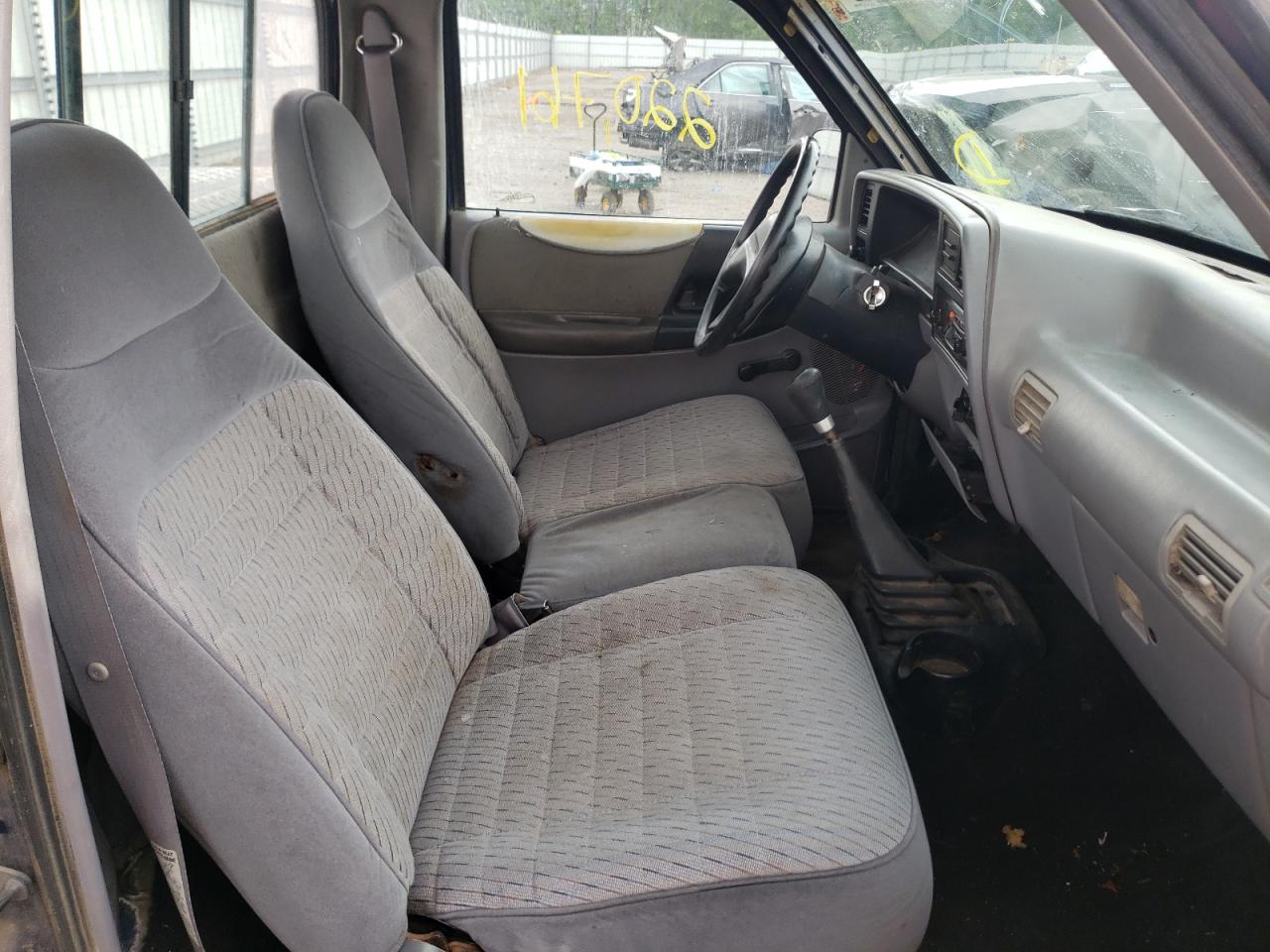 Photo 5 from auction – 1994 FORD RANGER with VIN 1FTCR11X2RTA08861