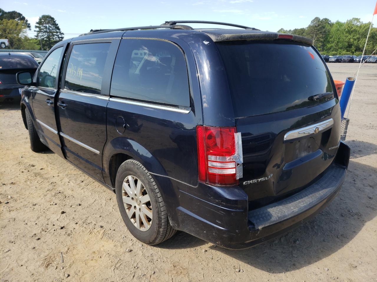Photo 3 from auction – 2010 CHRYSLER TOWN & COU with VIN 2A4RR5D11AR188123