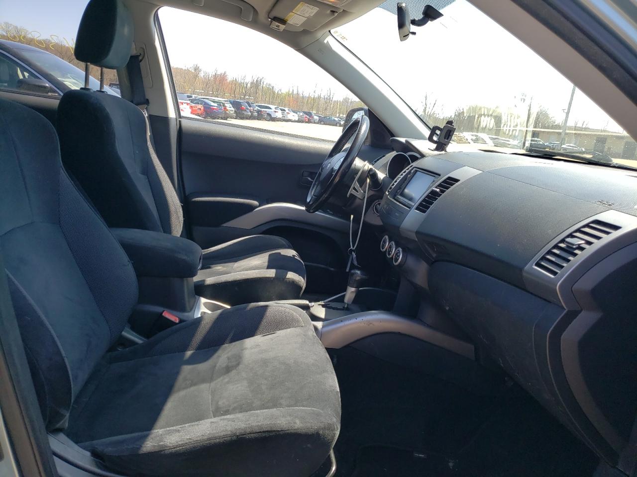 صورة رقم 5 من المزاد - 2007 MITSUBISHI OUTLANDER مع VIN JA4MT41X97U007165