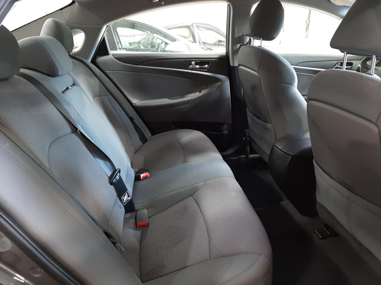 Photo 6 from auction – 2014 HYUNDAI SONATA GLS with VIN 5NPEB4AC7EH884299