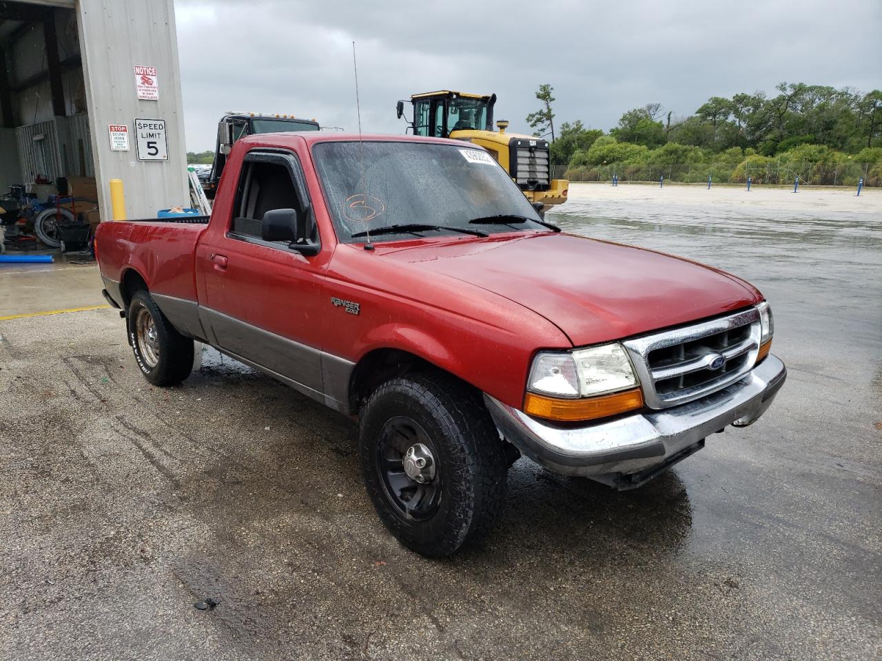 FORD RANGER 1998 with VIN 1FTYR10CXWUA36305 - Photo from auction