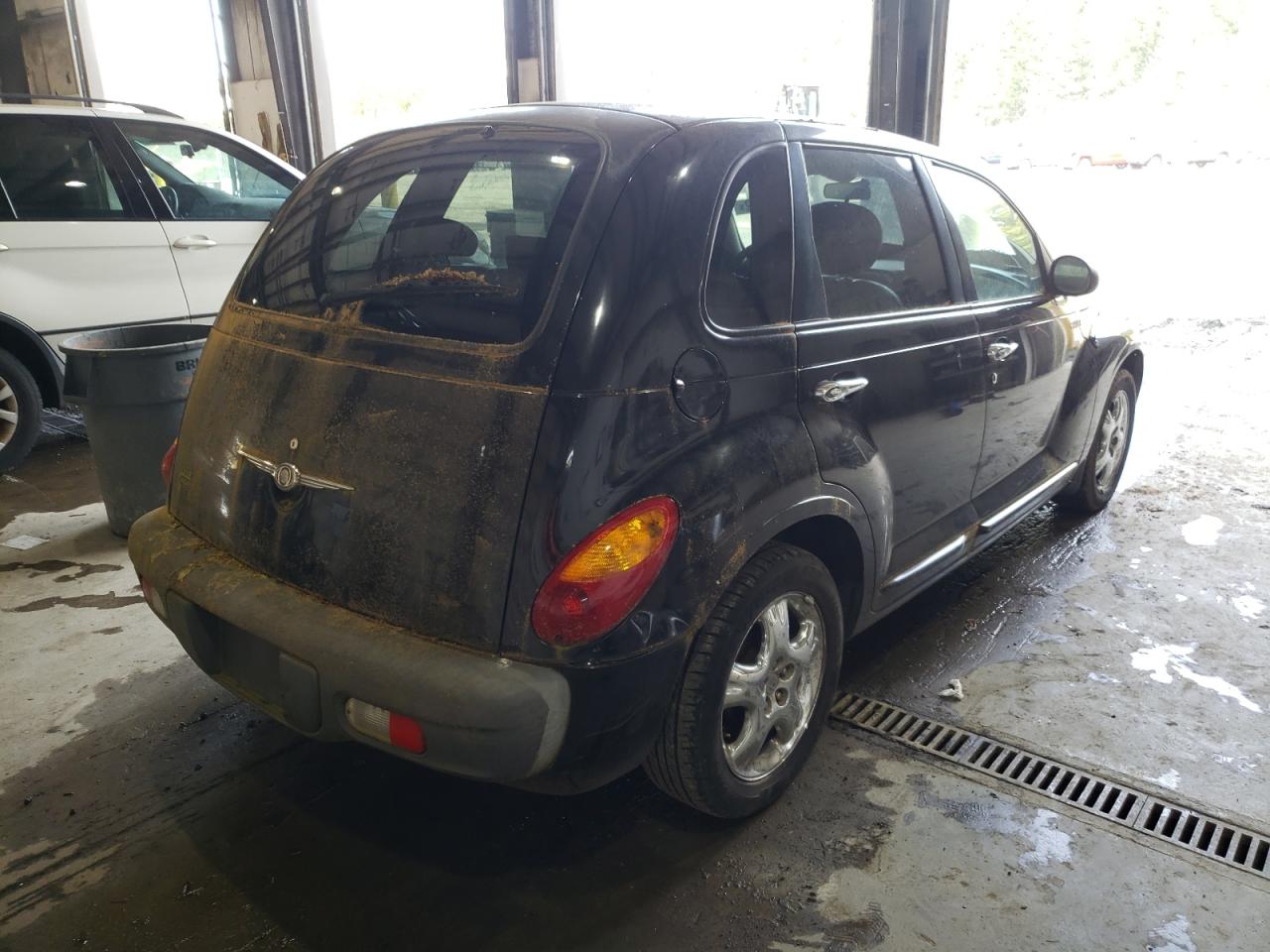 Photo 4 from auction – 2002 CHRYSLER PT CRUISER with VIN 3C8FY68B42T228759